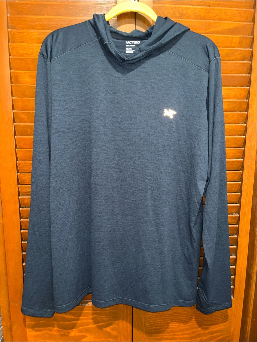 XL Arcteryx navy blue hooded pullover